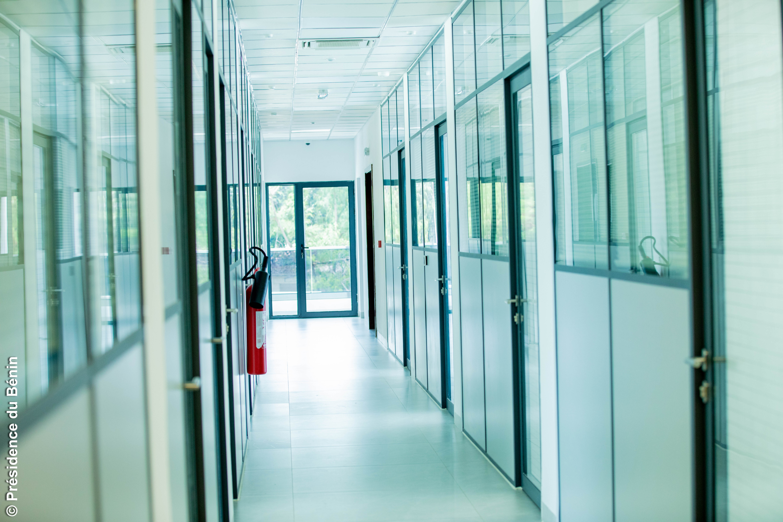 Transports aériens au Bénin : José TONATO en visite à l'aéroport de Cotonou et à l'ASECNA