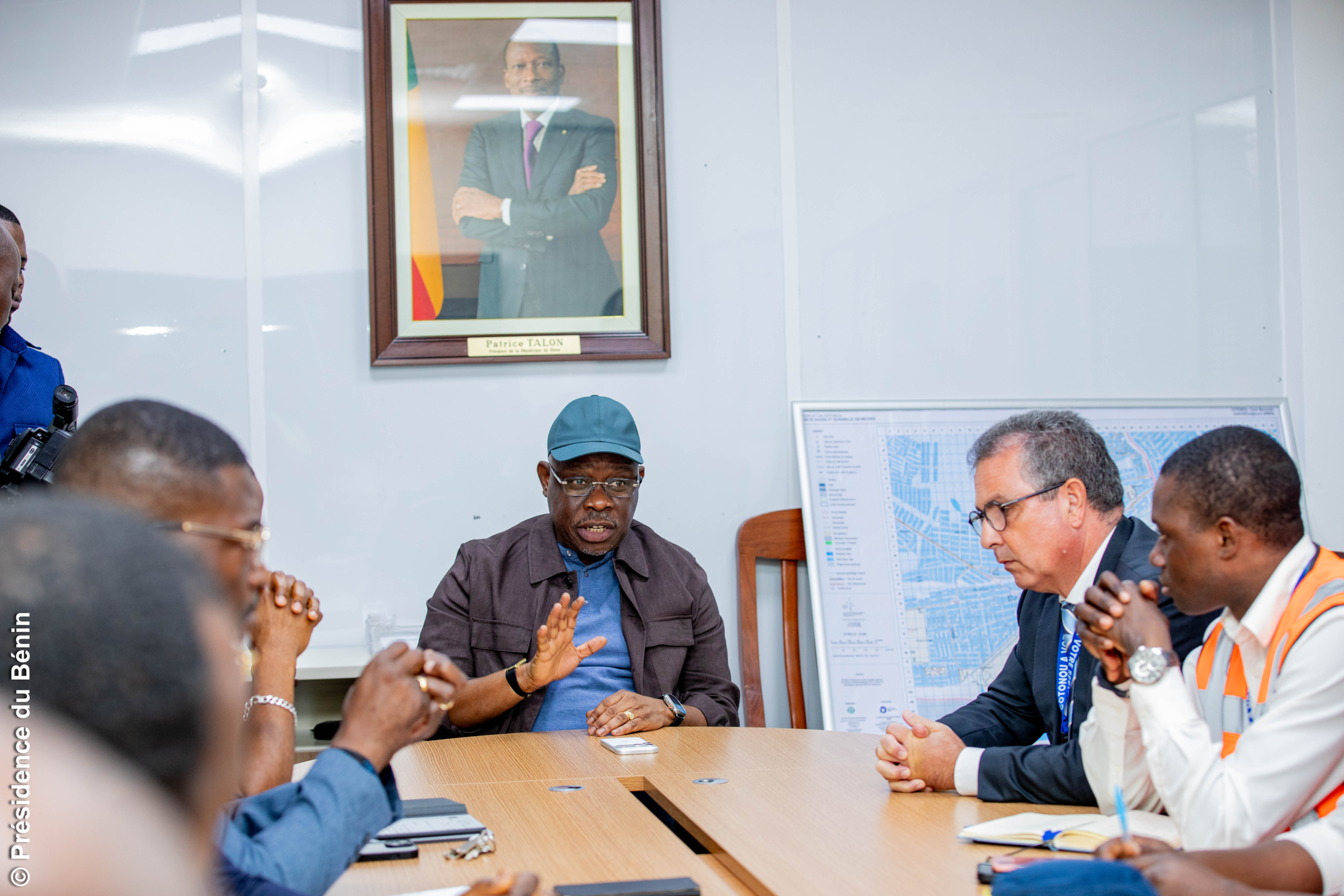 Transports aériens au Bénin : José TONATO en visite à l'aéroport de Cotonou et à l'ASECNA