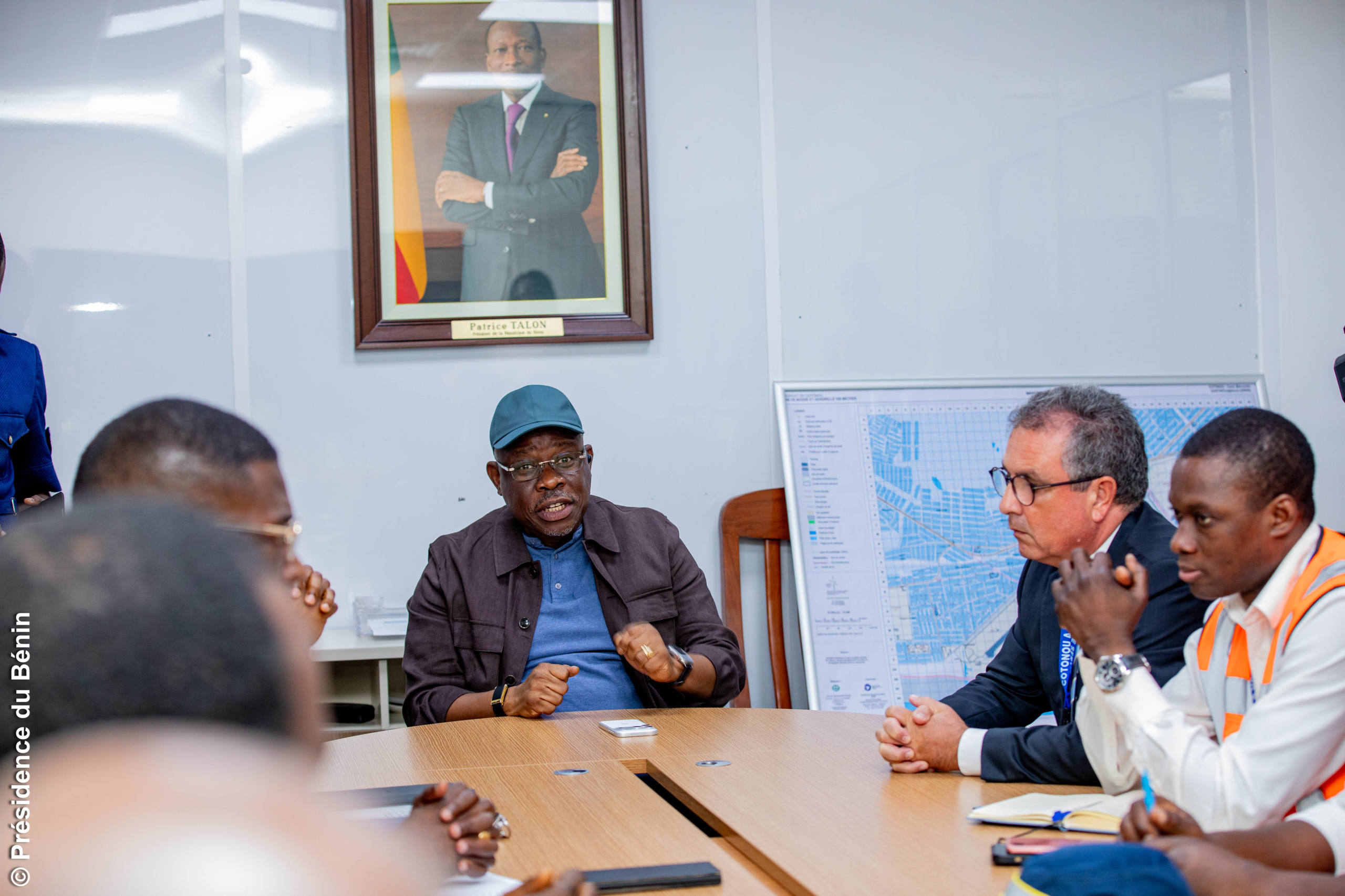 Transports aériens au Bénin : José TONATO en visite à l'aéroport de Cotonou et à l'ASECNA