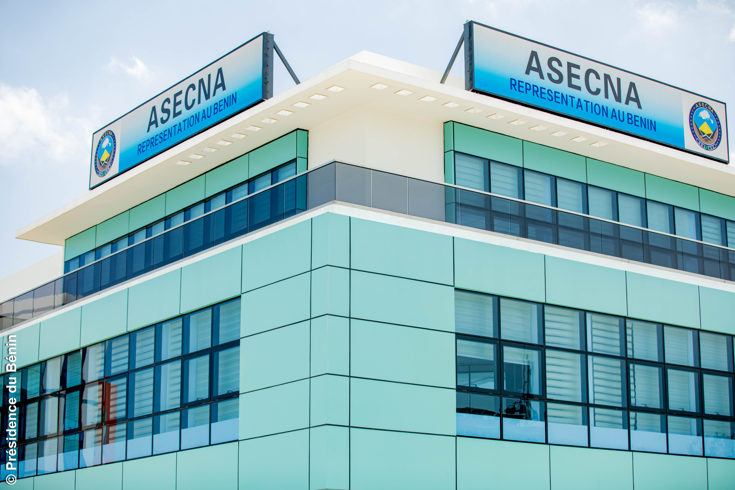 Transports aériens au Bénin : José TONATO en visite à l'aéroport de Cotonou et à l'ASECNA